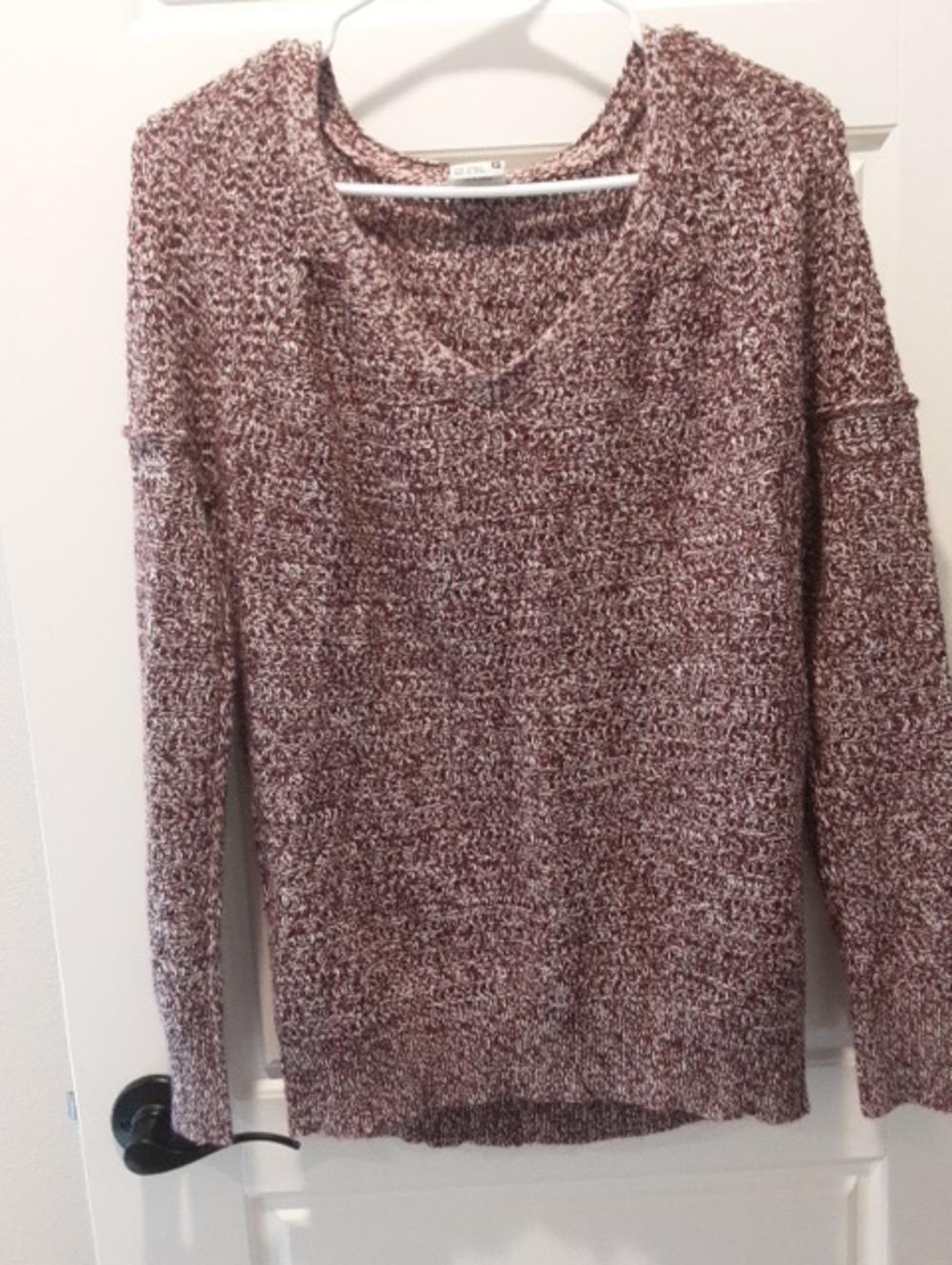 Full Tilt Marled V-Neck Sweater in Rose-Mauve